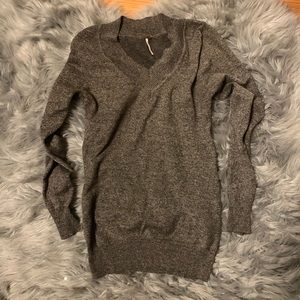 EUC Poof brown and black v-neck